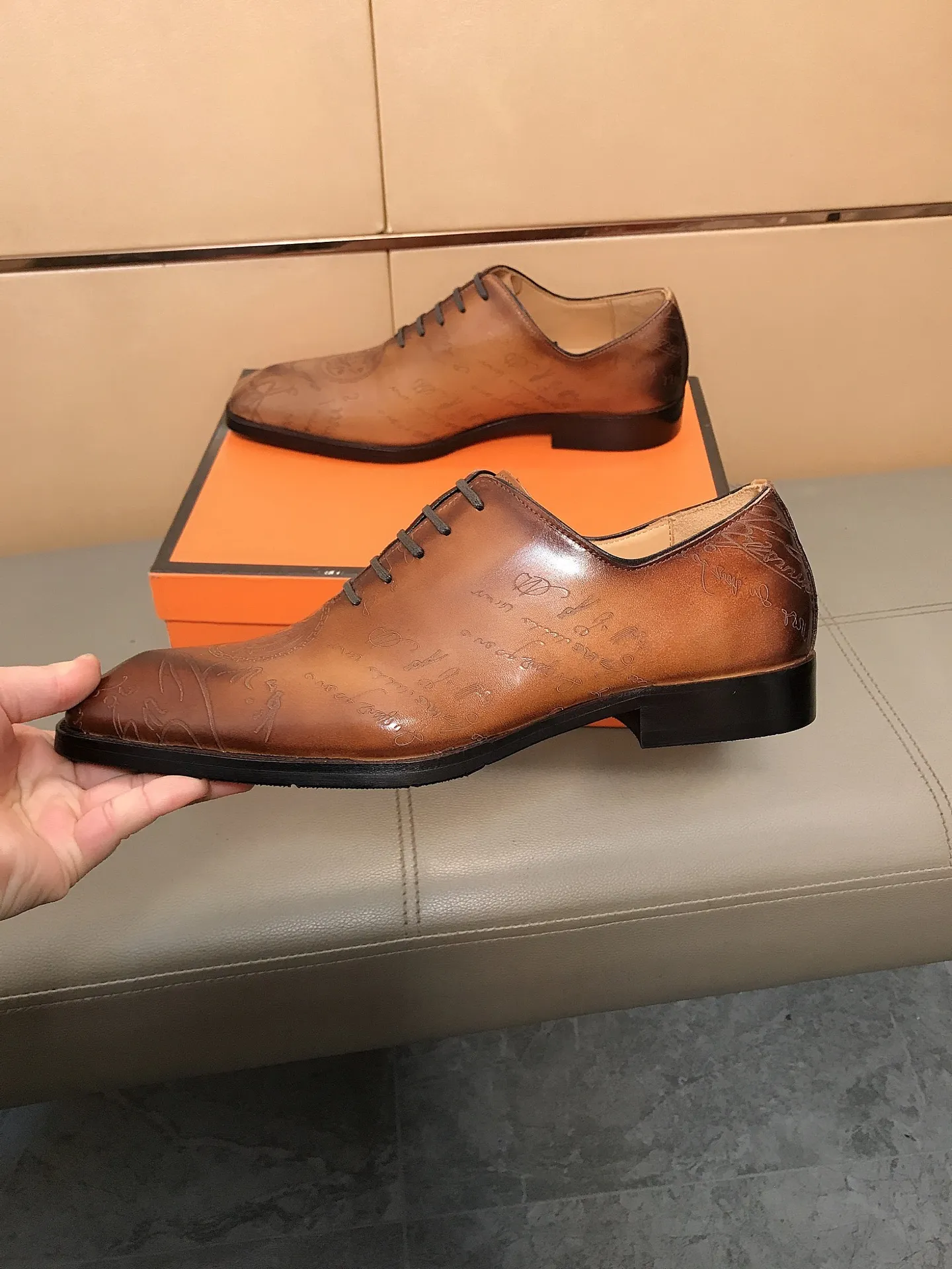 Factory price 560 💎💎👉👉[LV Louis Vuitton] The latest men's casual business leather shoes 🇨🇳, new model opening 💯 Made of cowhide imported from Italy, luxurious leather lining, wear-resistant outsole, soft and comfortable 🌴 High-end atmosphere, the first choice for high-class men 🍍38-44